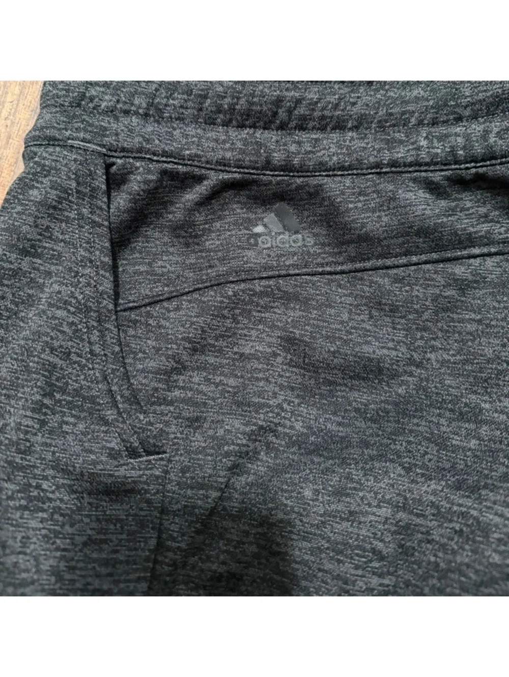 Adidas men’s sweats tags cut out but fits like a small